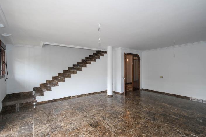 Image No.2-3 Bed Townhouse for sale