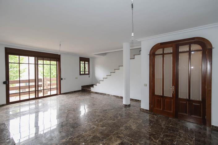 Image No.3-3 Bed Townhouse for sale