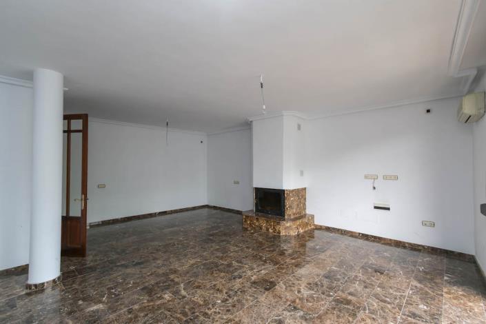 Image No.10-3 Bed Townhouse for sale