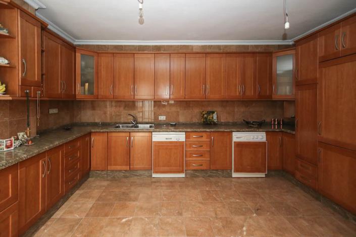 Image No.11-3 Bed Townhouse for sale