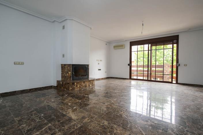 Image No.9-3 Bed Townhouse for sale