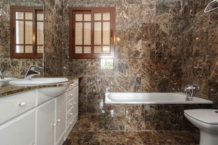 Image No.21-3 Bed Townhouse for sale