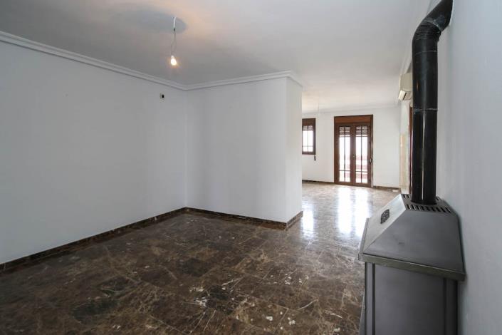 Image No.24-3 Bed Townhouse for sale