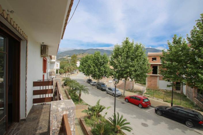 Image No.29-3 Bed Townhouse for sale