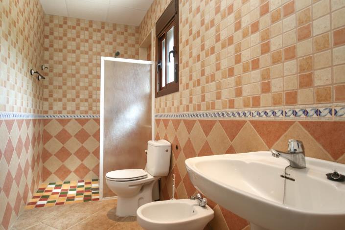 Image No.35-5 Bed Villa / Detached for sale