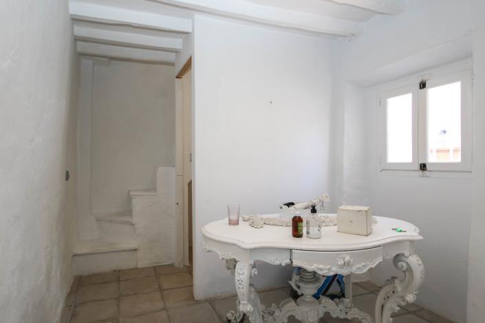 Image No.6-2 Bed Townhouse for sale