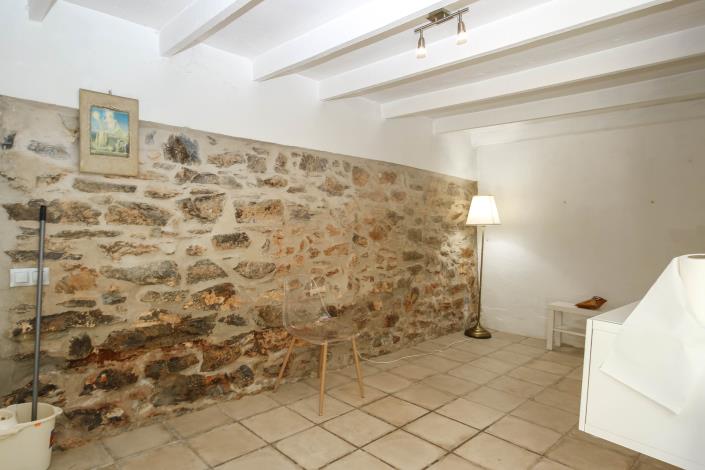 Image No.9-2 Bed Townhouse for sale