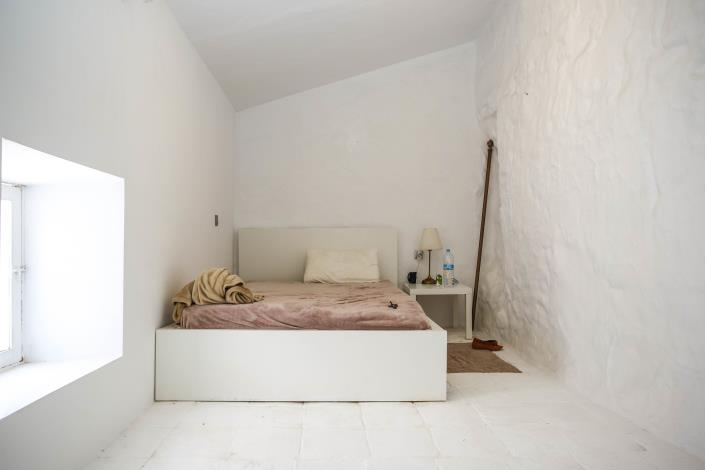 Image No.15-2 Bed Townhouse for sale