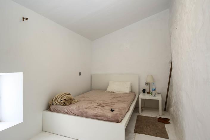 Image No.16-2 Bed Townhouse for sale