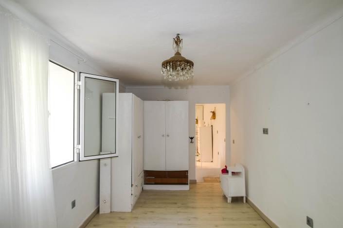 Image No.18-2 Bed Townhouse for sale