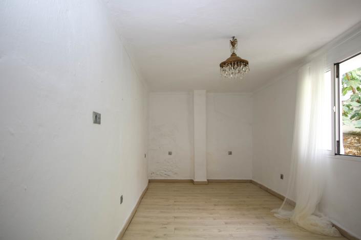 Image No.19-2 Bed Townhouse for sale