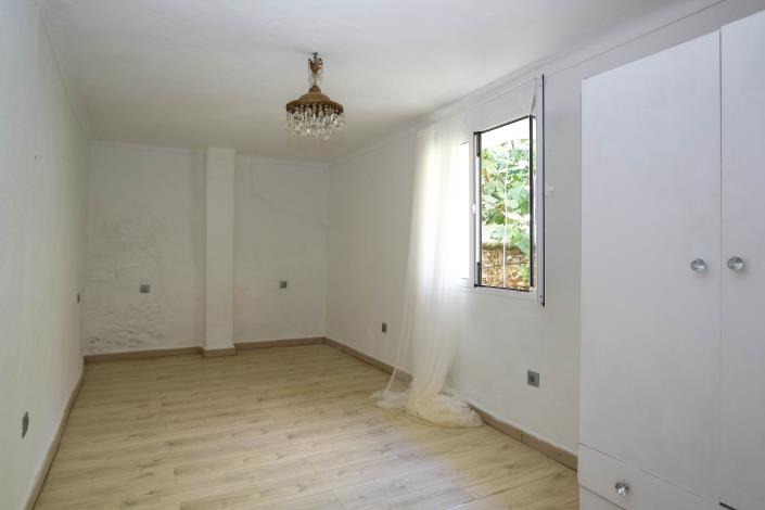 Image No.20-2 Bed Townhouse for sale