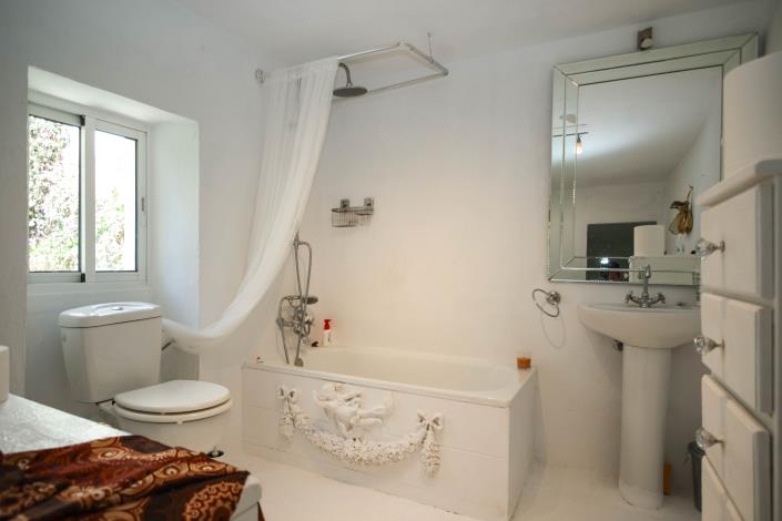 Image No.22-2 Bed Townhouse for sale