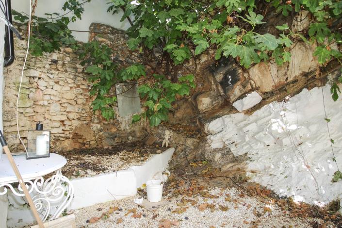 Image No.25-2 Bed Townhouse for sale