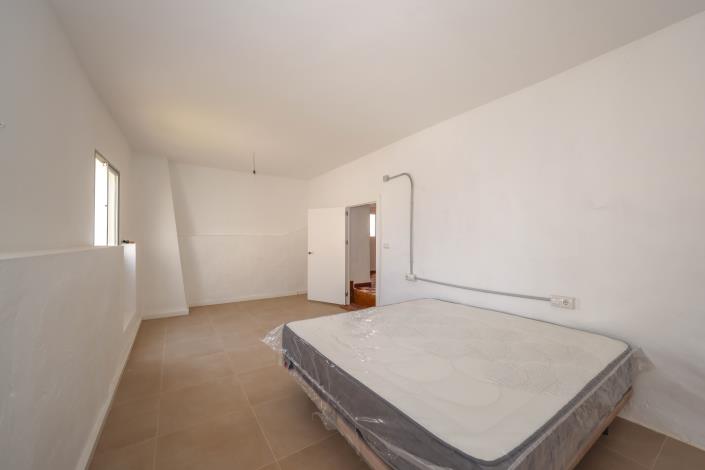 Image No.24-2 Bed Townhouse for sale