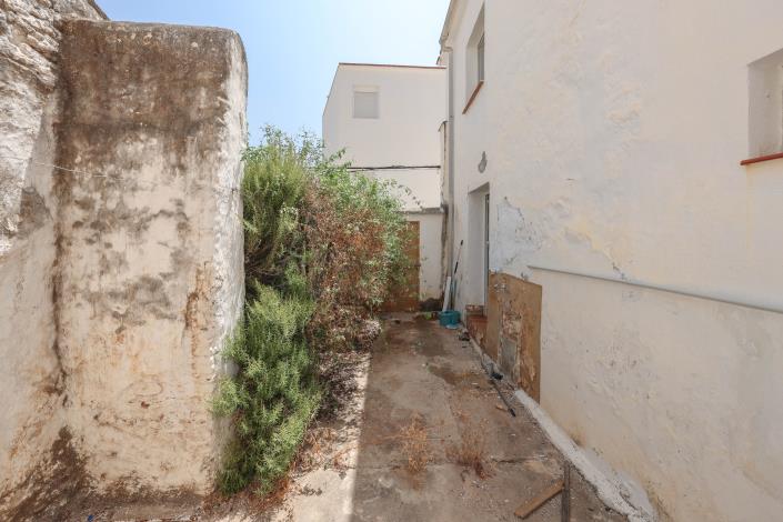 Image No.5-2 Bed Townhouse for sale