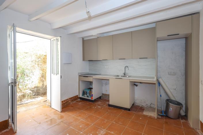 Image No.10-2 Bed Townhouse for sale