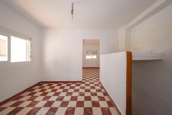 Image No.17-2 Bed Townhouse for sale