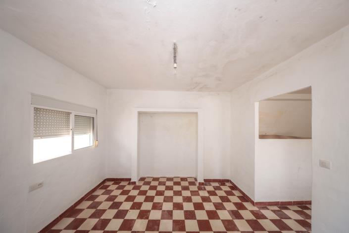 Image No.19-2 Bed Townhouse for sale