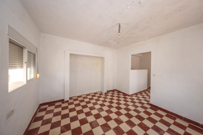 Image No.20-2 Bed Townhouse for sale