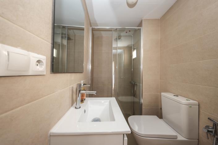 Image No.26-2 Bed Townhouse for sale