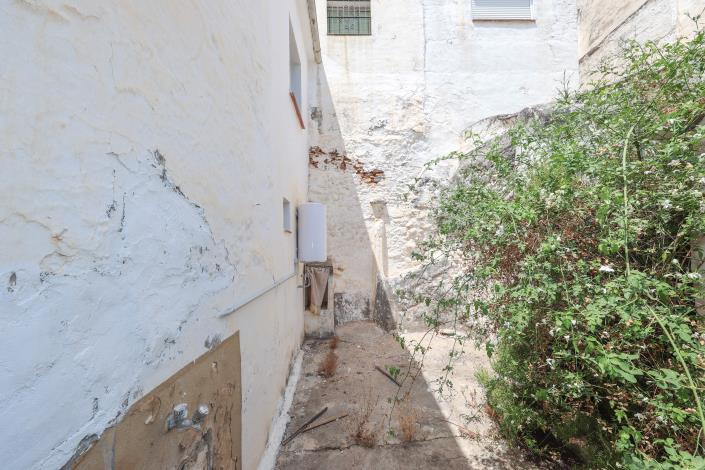 Image No.27-2 Bed Townhouse for sale