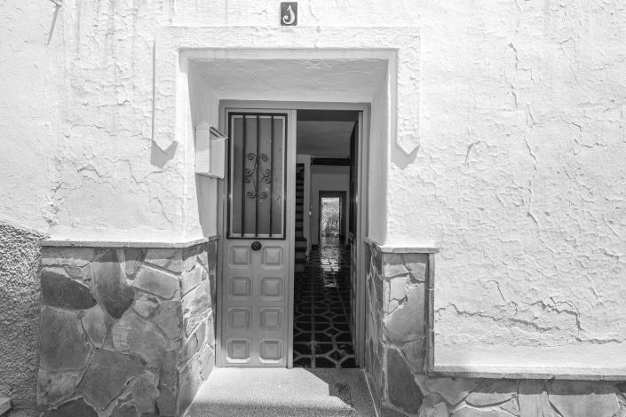 Image No.29-2 Bed Townhouse for sale