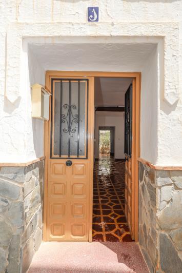 Image No.31-2 Bed Townhouse for sale