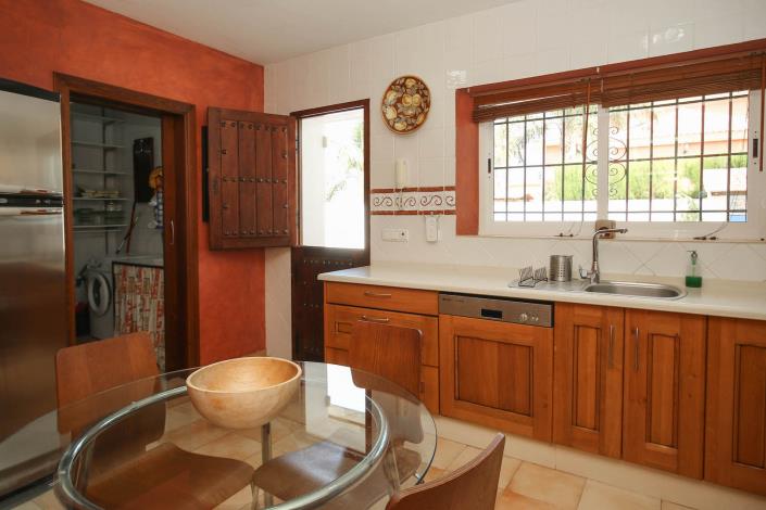 Image No.10-4 Bed Villa / Detached for sale