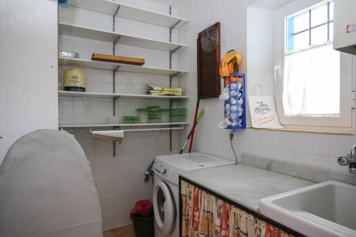 Image No.27-4 Bed Villa / Detached for sale