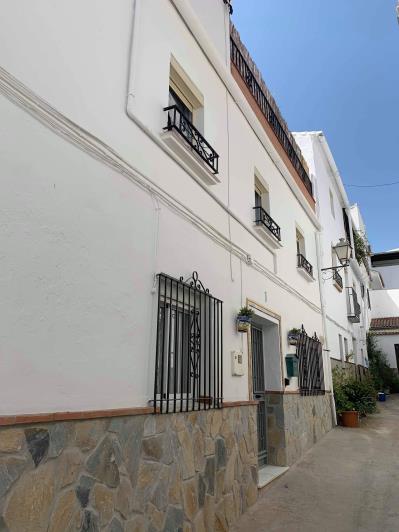 Image No.3-3 Bed Townhouse for sale