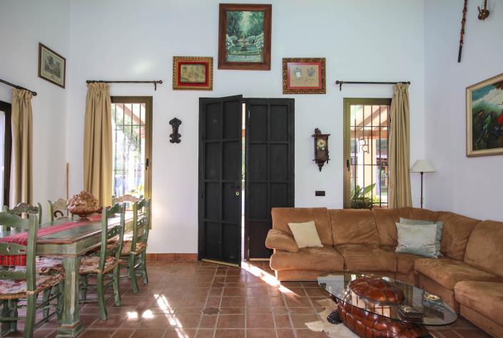 Image No.9-5 Bed Country House for sale