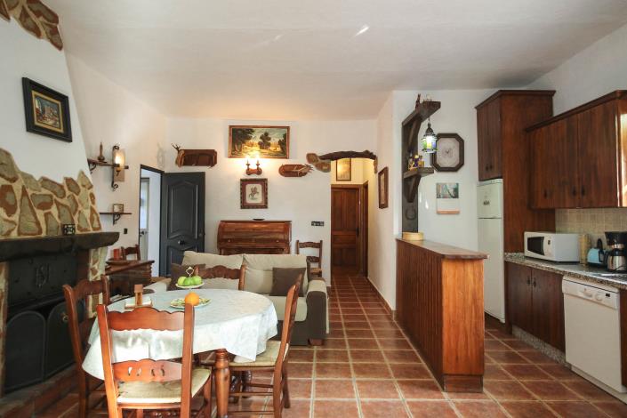 Image No.13-5 Bed Country House for sale