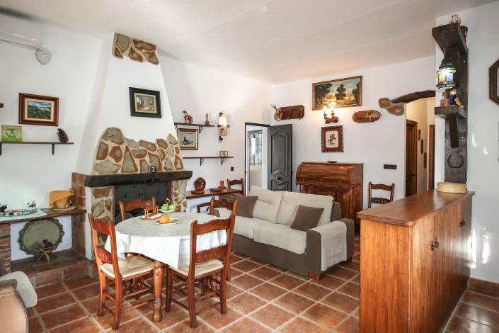 Image No.12-5 Bed Country House for sale