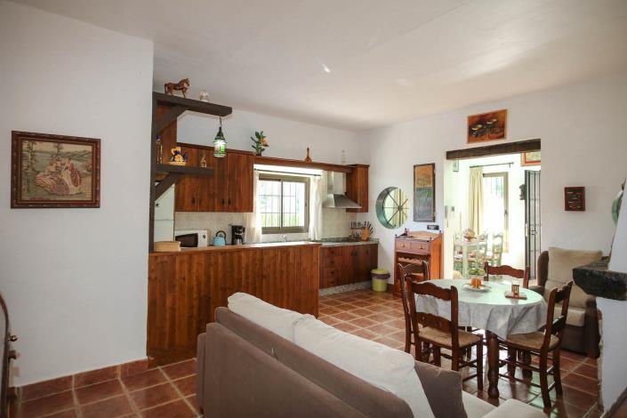 Image No.15-5 Bed Country House for sale