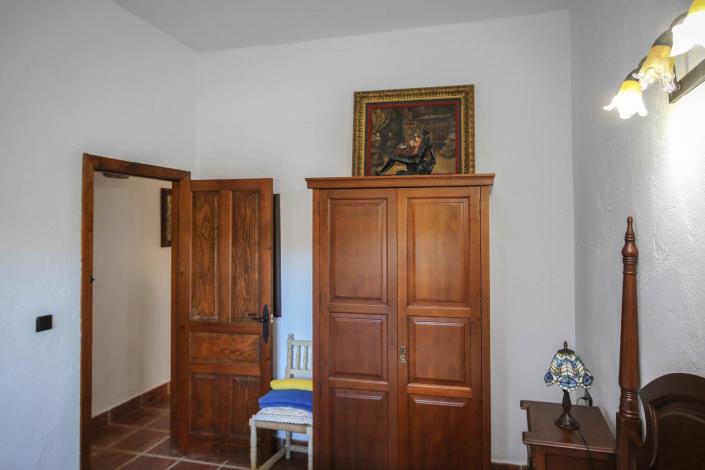 Image No.20-5 Bed Country House for sale