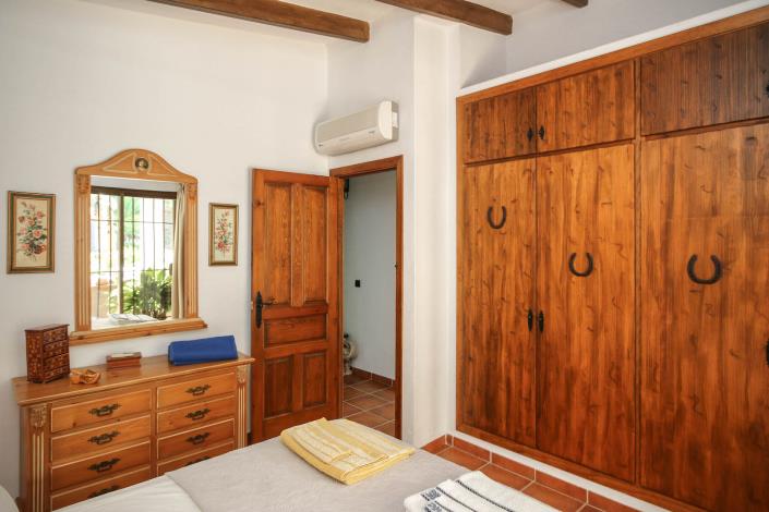 Image No.26-5 Bed Country House for sale