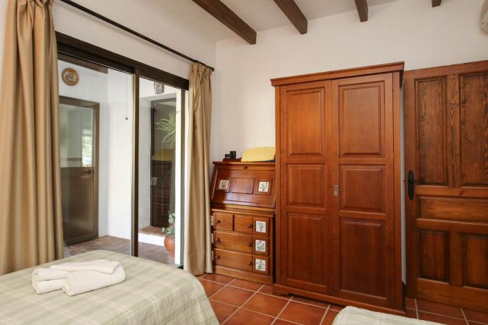 Image No.30-5 Bed Country House for sale