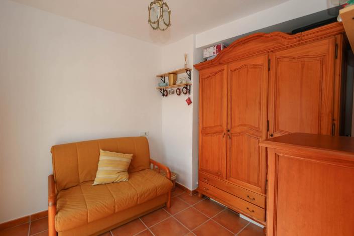 Image No.12-3 Bed Townhouse for sale