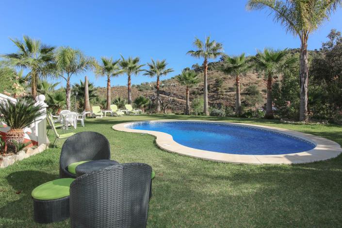 Image No.2-6 Bed Country House for sale