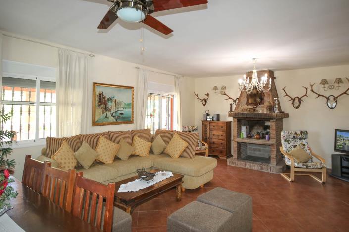 Image No.9-6 Bed Country House for sale