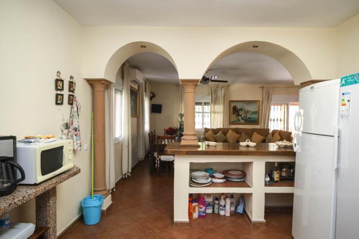 Image No.11-6 Bed Country House for sale