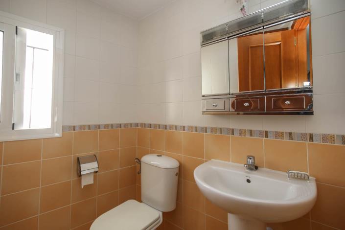 Image No.13-Maison de ville de 5 chambres à vendre à Guaro