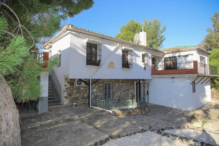 Image No.2-5 Bed Country House for sale