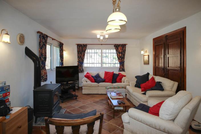 Image No.7-5 Bed Country House for sale