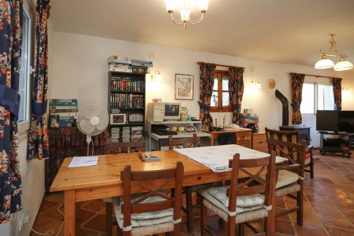 Image No.8-5 Bed Country House for sale