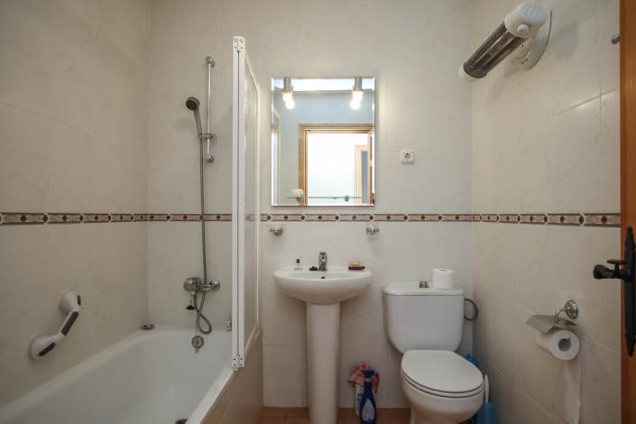 Image No.15-5 Bed Country House for sale