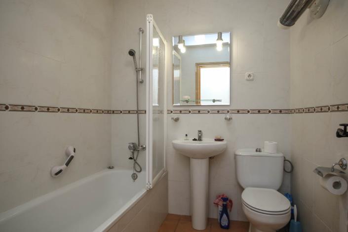 Image No.16-5 Bed Country House for sale