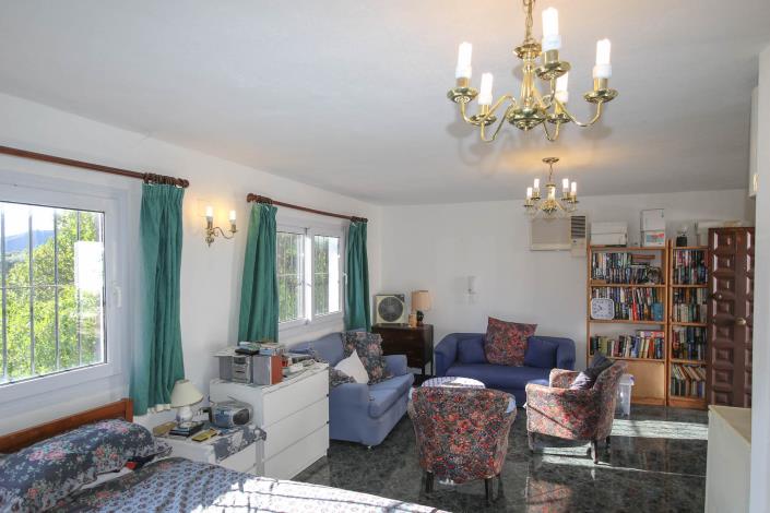 Image No.19-5 Bed Country House for sale