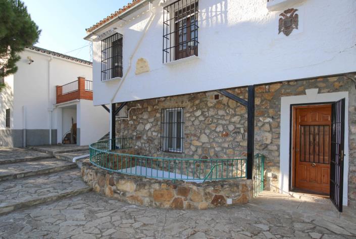 Image No.21-5 Bed Country House for sale